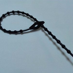 Attache câble perlée