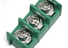 E-XUN762 BARRIERE TERMINAL VERT 20A 300V 3 PLOTS