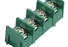 E-XUN762 BARRIERE TERMINAL VERT 20A 300V 4 PLOTS